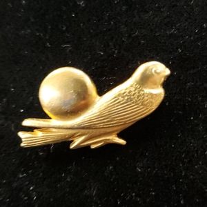 MMA museum reproduction 1.5" bird pin SP2